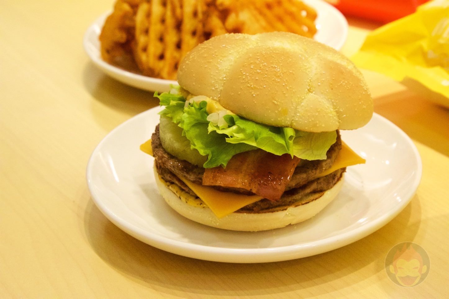 Hissho-Burger-McDonalds-Rio-19.jpg