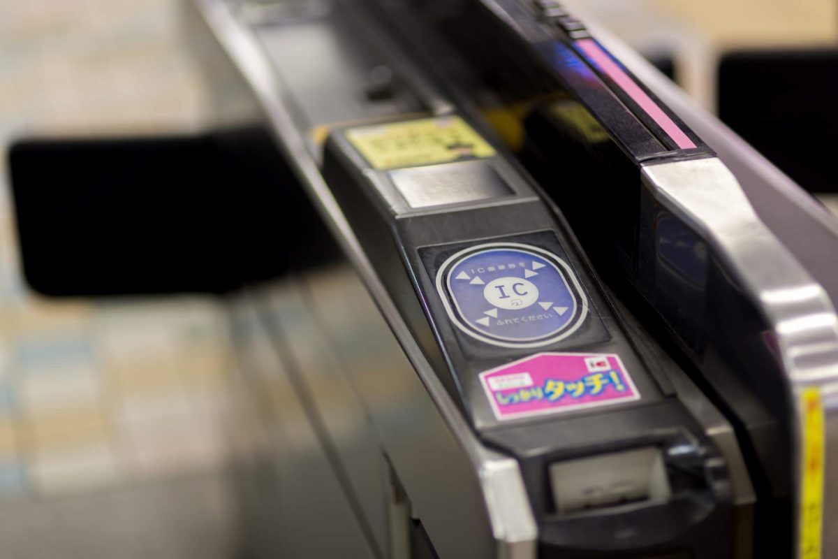 train-station-suica-touch