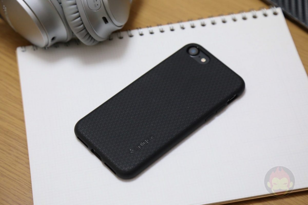 Spigen-Liquid-Armor-for-iPhone-7-01.jpg