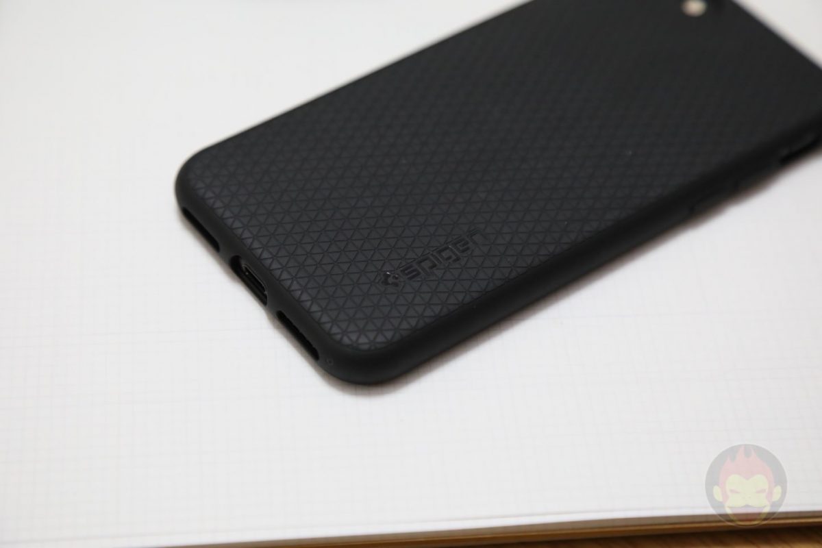 Spigen-Liquid-Armor-for-iPhone-7-02.jpg