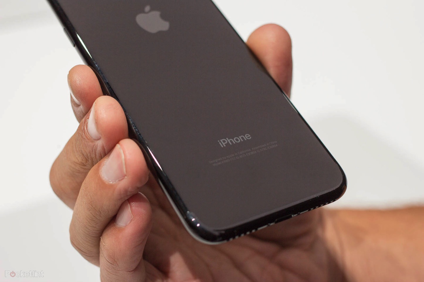 iPhone 7ジェットブラックモデルのハンズオン動画や写真が多数公開 