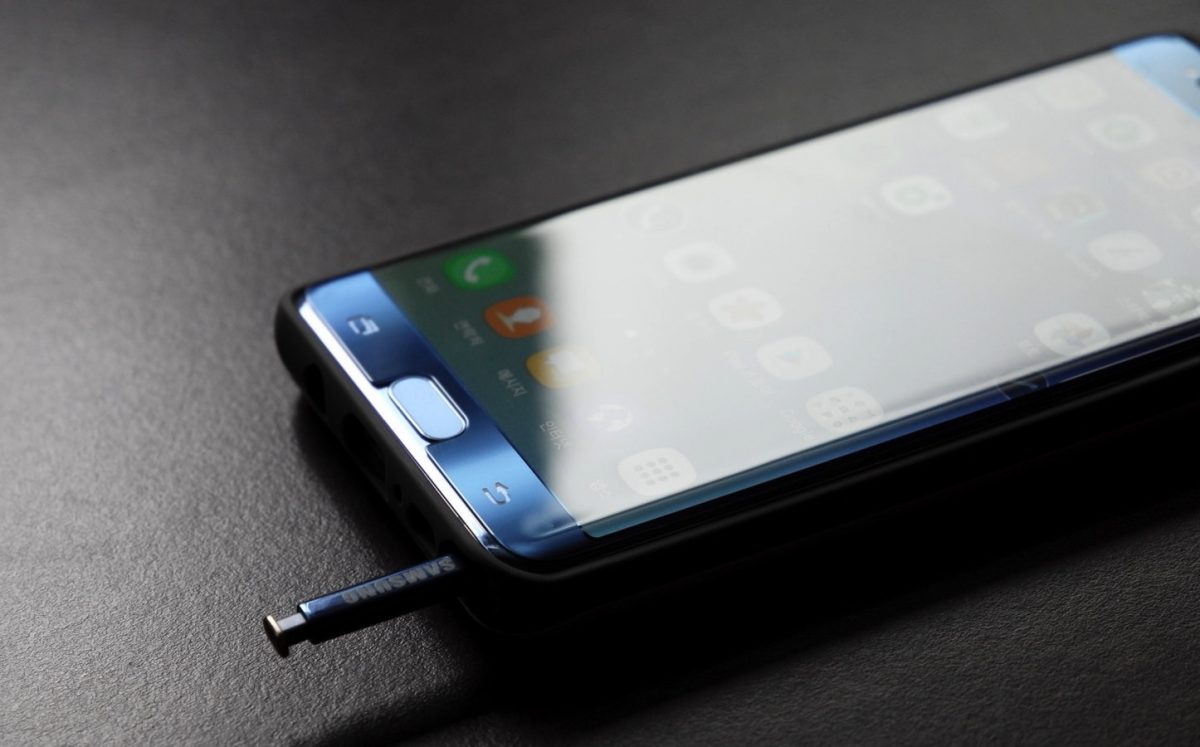 Galaxy-Note-7-with-pen.jpg