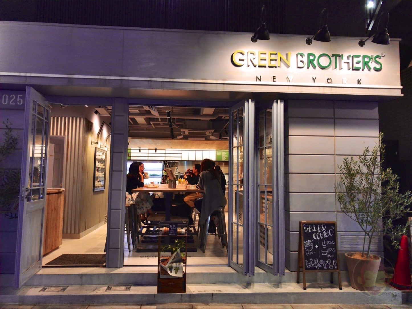 Green-Brothers-Ebisu-17.jpg