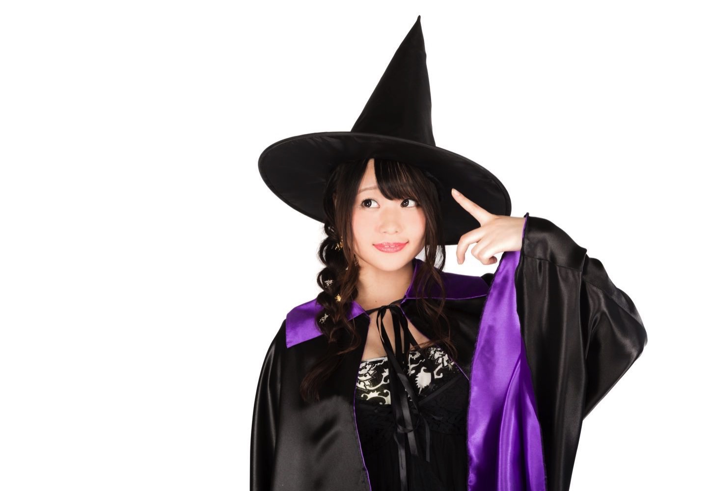 Pakutaso-Halloween-Costume-Village-Vanguard-01.jpg