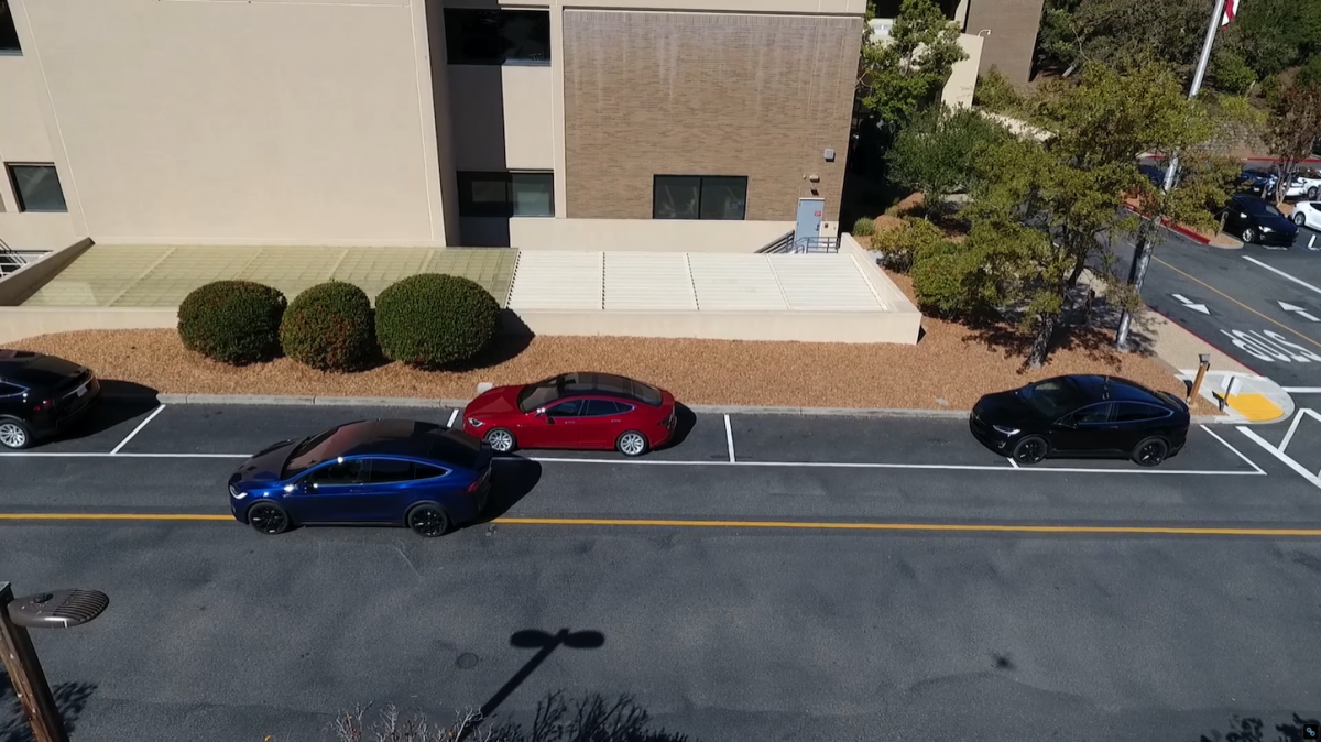 Parking-Tesla.png