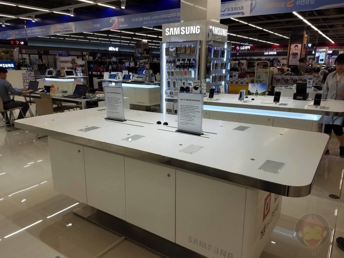 Samsung-Note-7-Booth-Empty-01.jpg