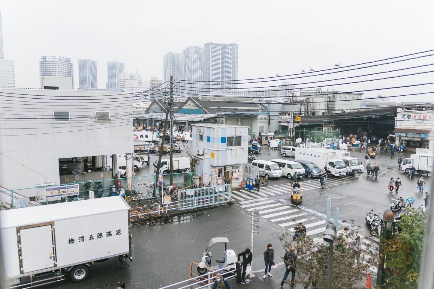 Tsukiji-Uogashi-17.jpg