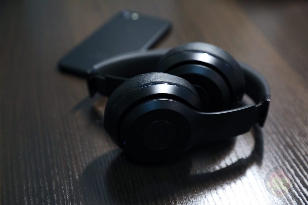 Beats-Solo3-Wireless-Headphones-03.jpg