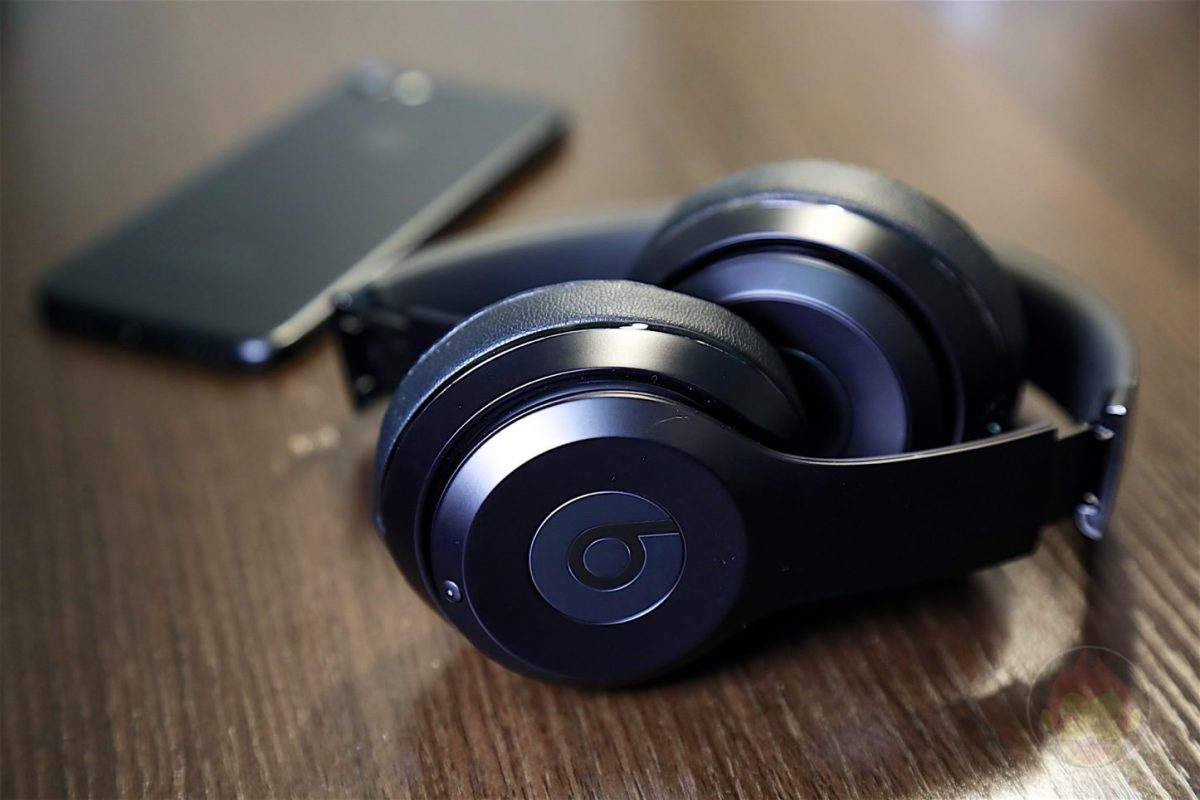 Beats-Solo3-Wireless-Headphones-04.jpg