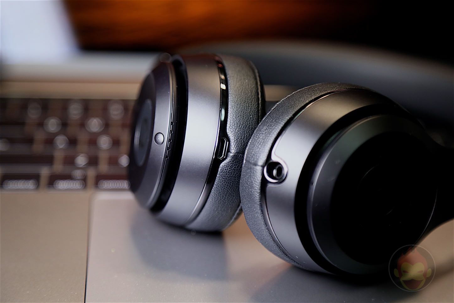 Beats-Solo3-Wireless-Headphones-19.jpg