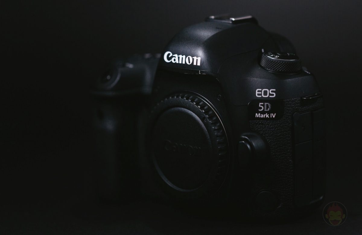 Canon-EOS-5D-Mark-4-Camera-05.jpg