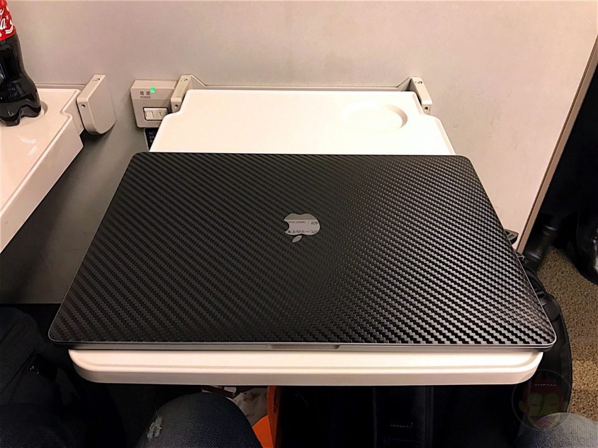 Using-the-MacBookProLate2016-on-Shinkansen-07.jpg