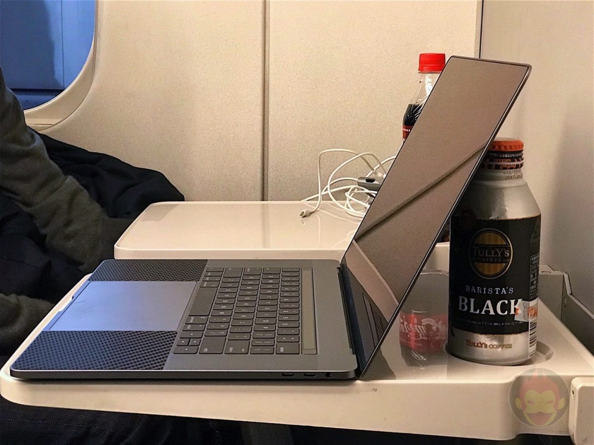 Using-the-MacBookProLate2016-on-Shinkansen-08.jpg