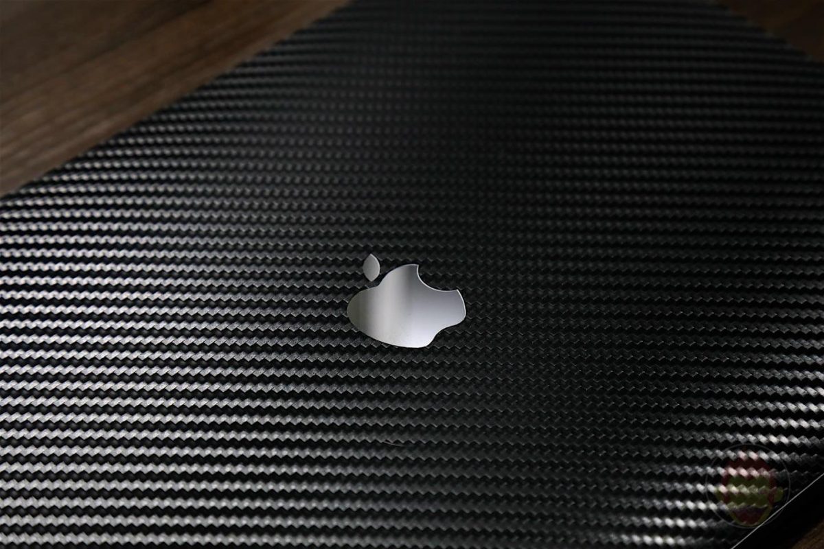 Wraplus-Black-Carbon-Skin-for-MBPr2016-05.jpg