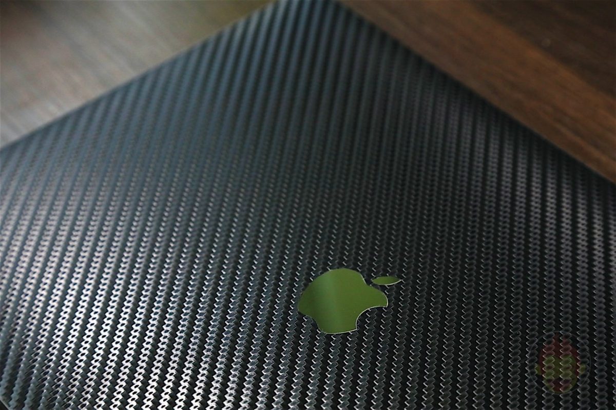 Wraplus-Black-Carbon-Skin-for-MBPr2016-06.jpg