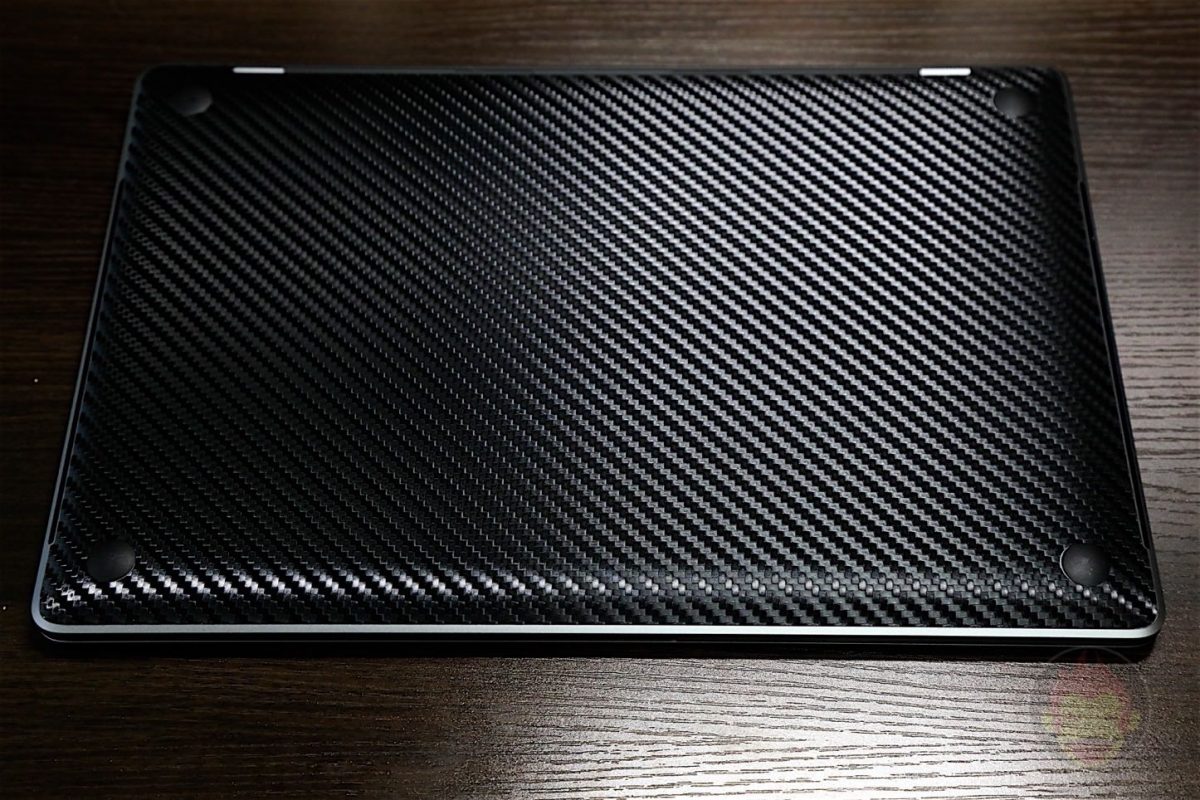Wraplus-Black-Carbon-Skin-for-MBPr2016-07.jpg