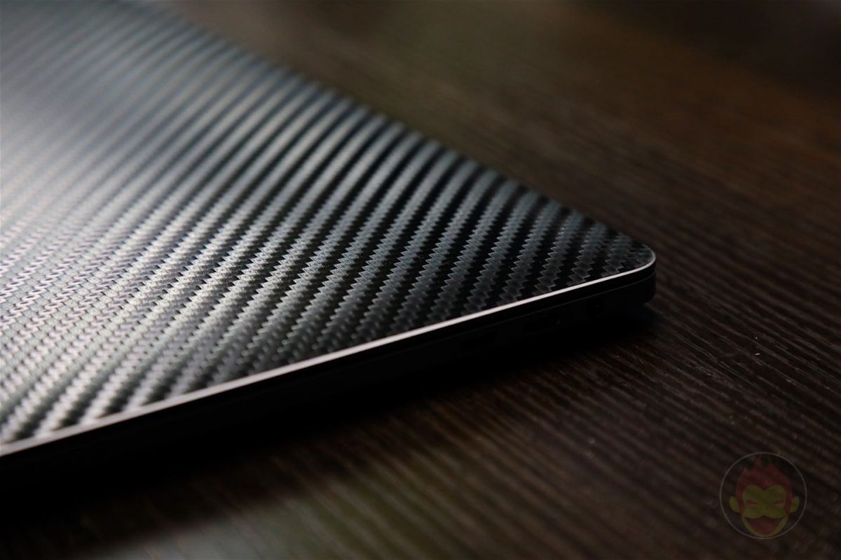 Wraplus-Black-Carbon-Skin-for-MBPr2016-10.jpg