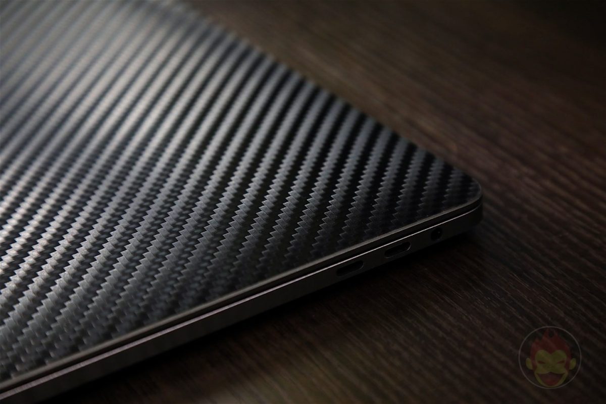 Wraplus-Black-Carbon-Skin-for-MBPr2016-12.jpg