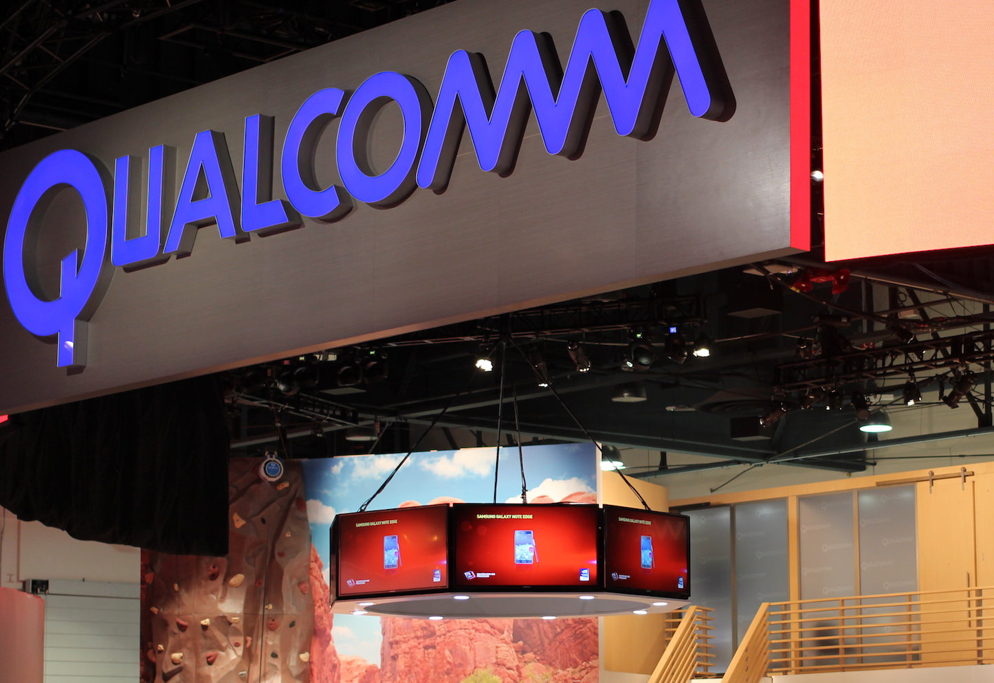 Qualcomm-logo-at-booth