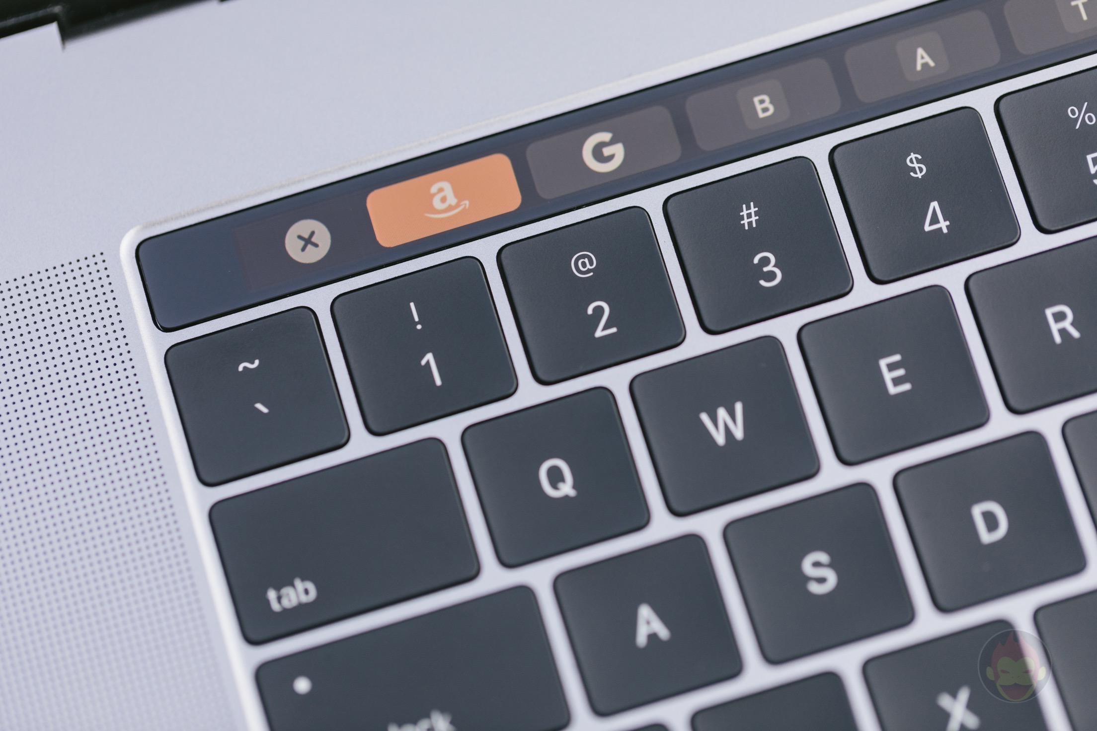 Macbook　pro　2017　touchBar　ID