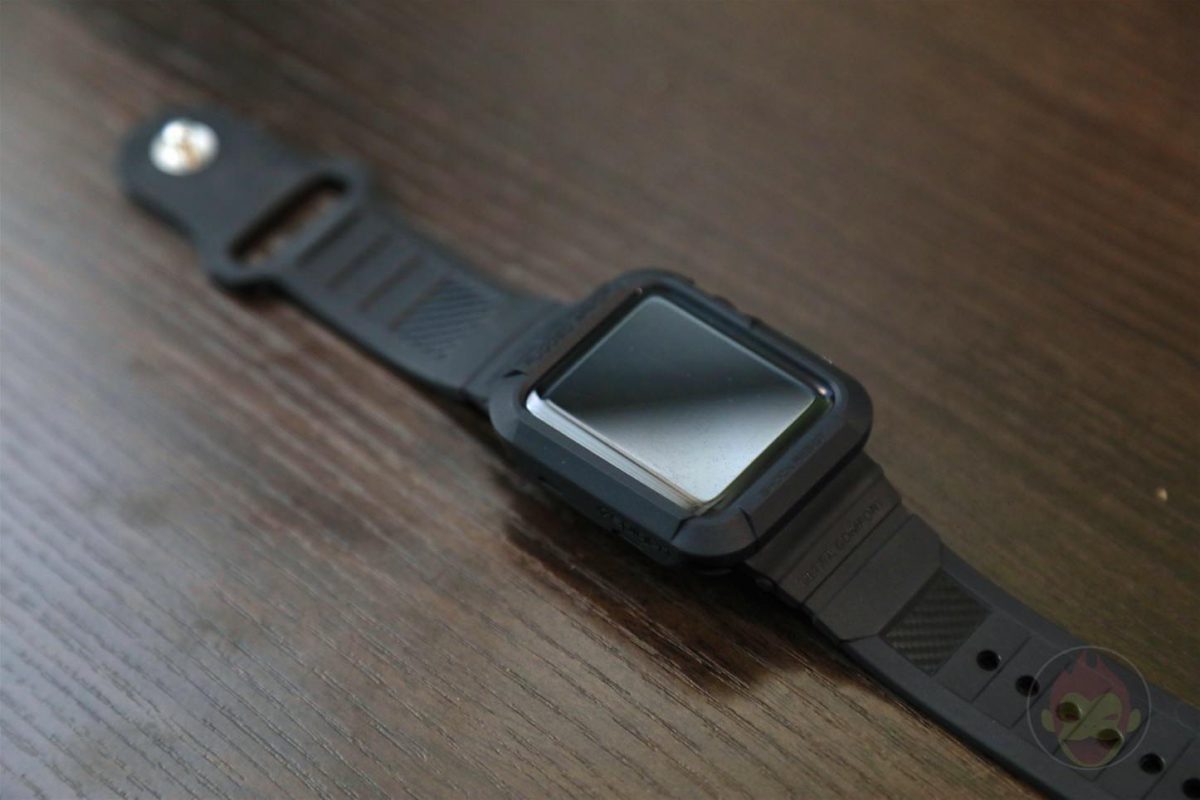 Spigen-Rugged-Band-And-Case-03.jpg
