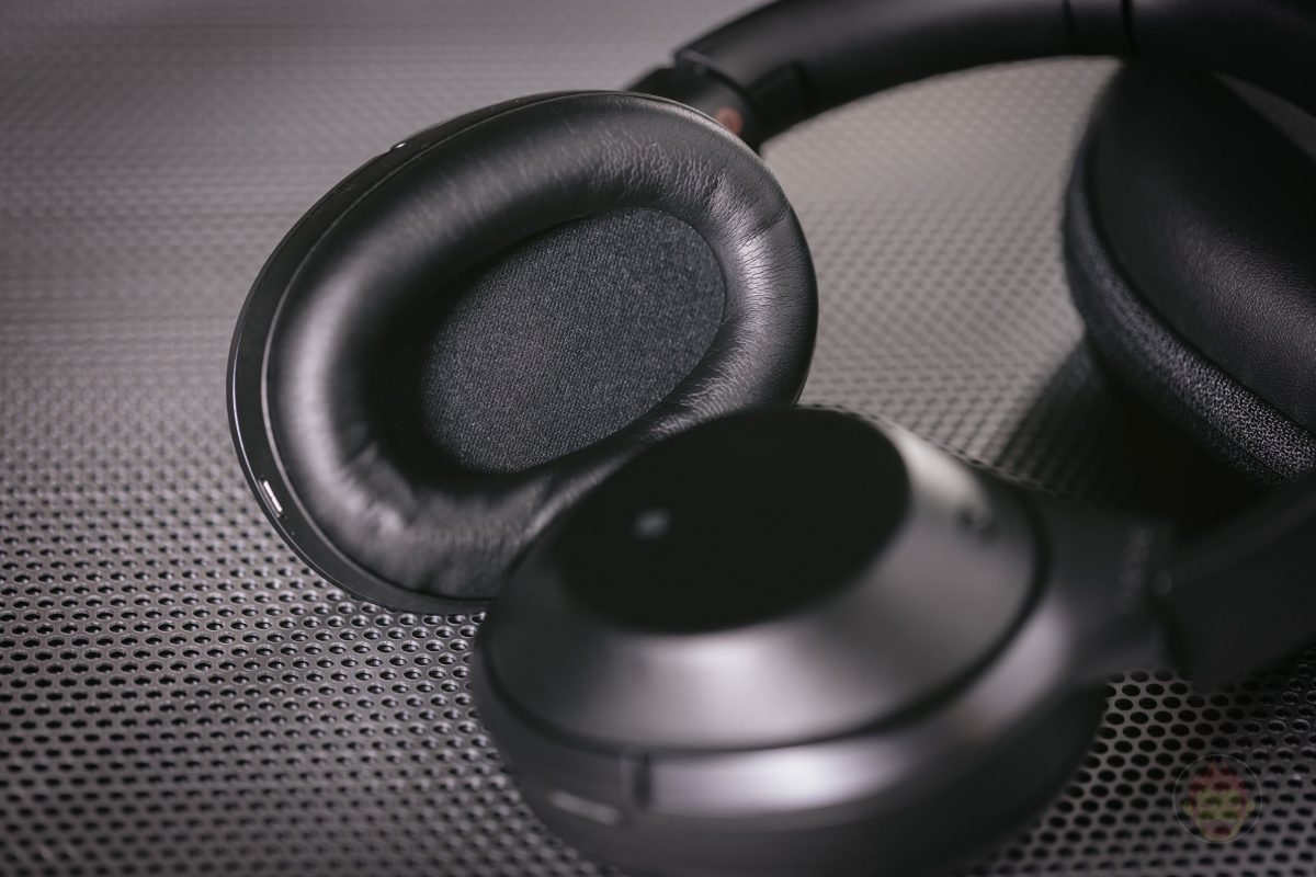 SONY-Wireless-Headphones-MDR-X1000-Review-12.jpg