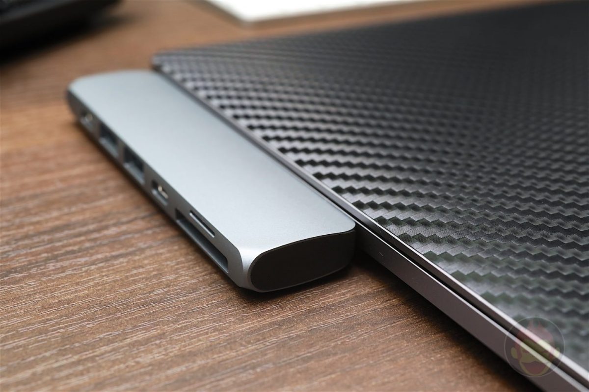 Satechi-Type-C-Pro-Hub-09.jpg