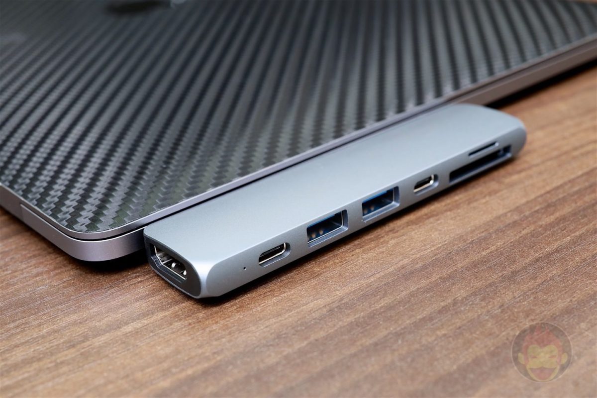 Satechi-Type-C-Pro-Hub-11.jpg