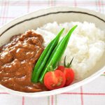 Curry-Rice-Pakutaso.jpg