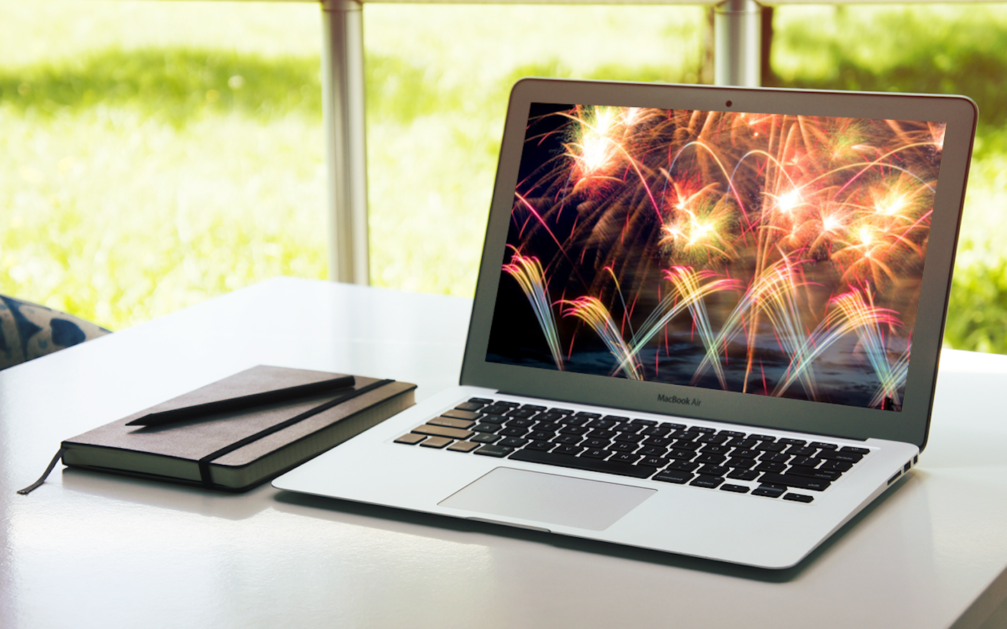 MacBook-Air-Fireworks.png
