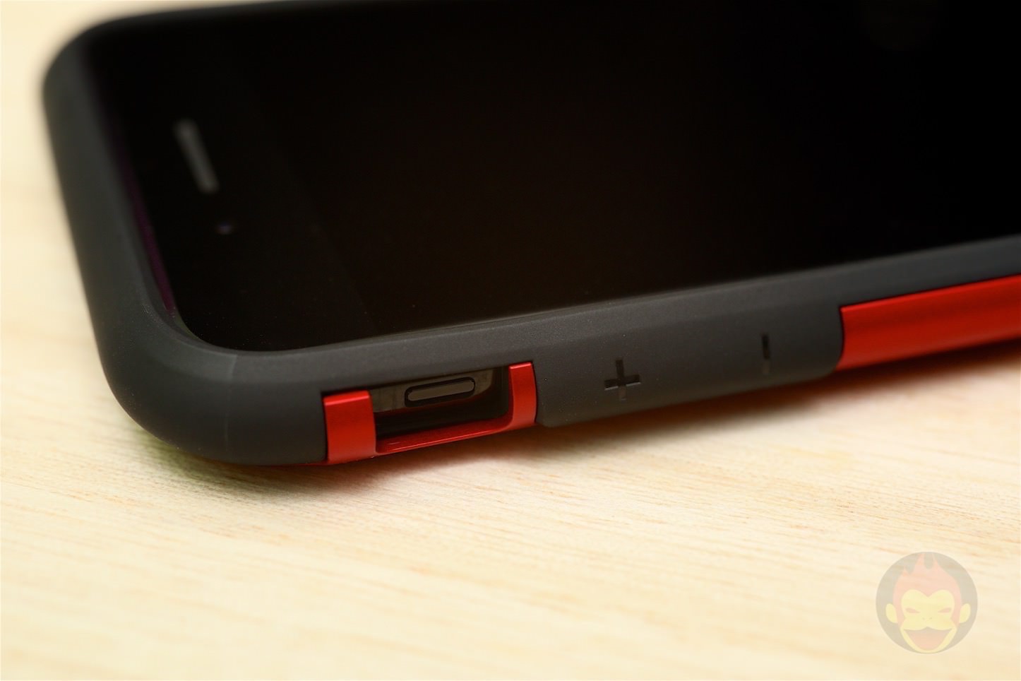 Spigen-Slim-Armour-for-Red-Model-13.jpg