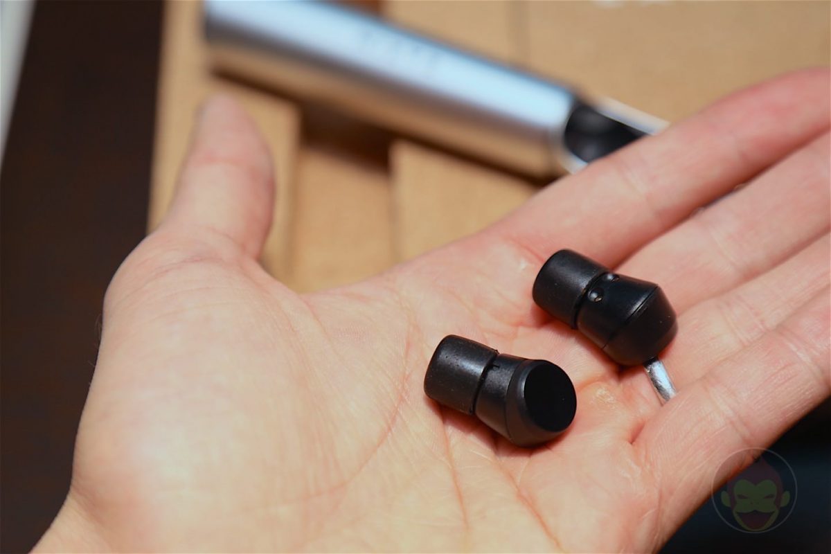 EARIN-M-2-Wireless-Earbuds-Hands-On-11.jpg
