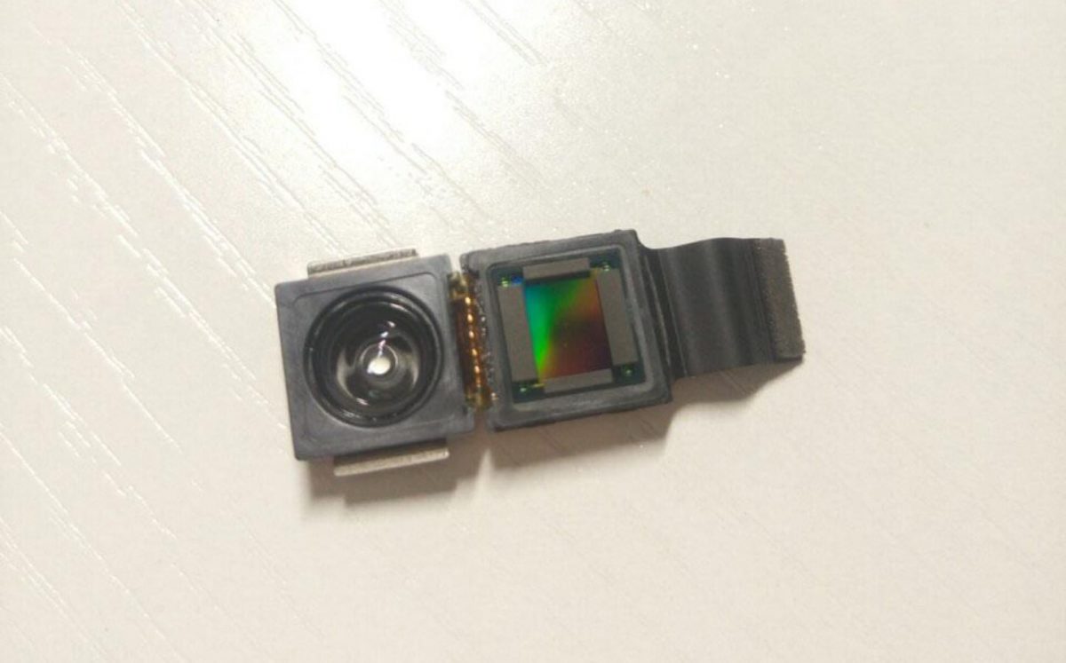 Camera-Parts-from-iPhone8.jpg