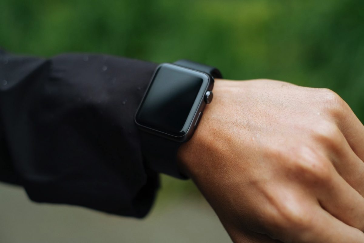 crew-22234-using-apple-watch-outside-unsplash.jpg