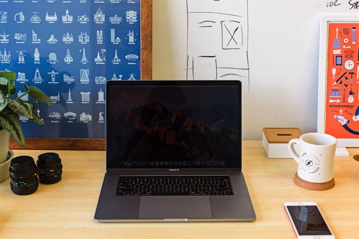 mia-baker-322599-macbook-pro-unsplash.jpg