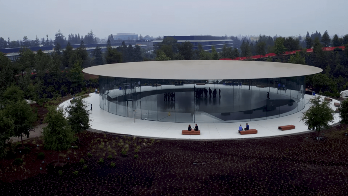 Steve-Jobs-Theater-Coming-Clost-to-Completion.png