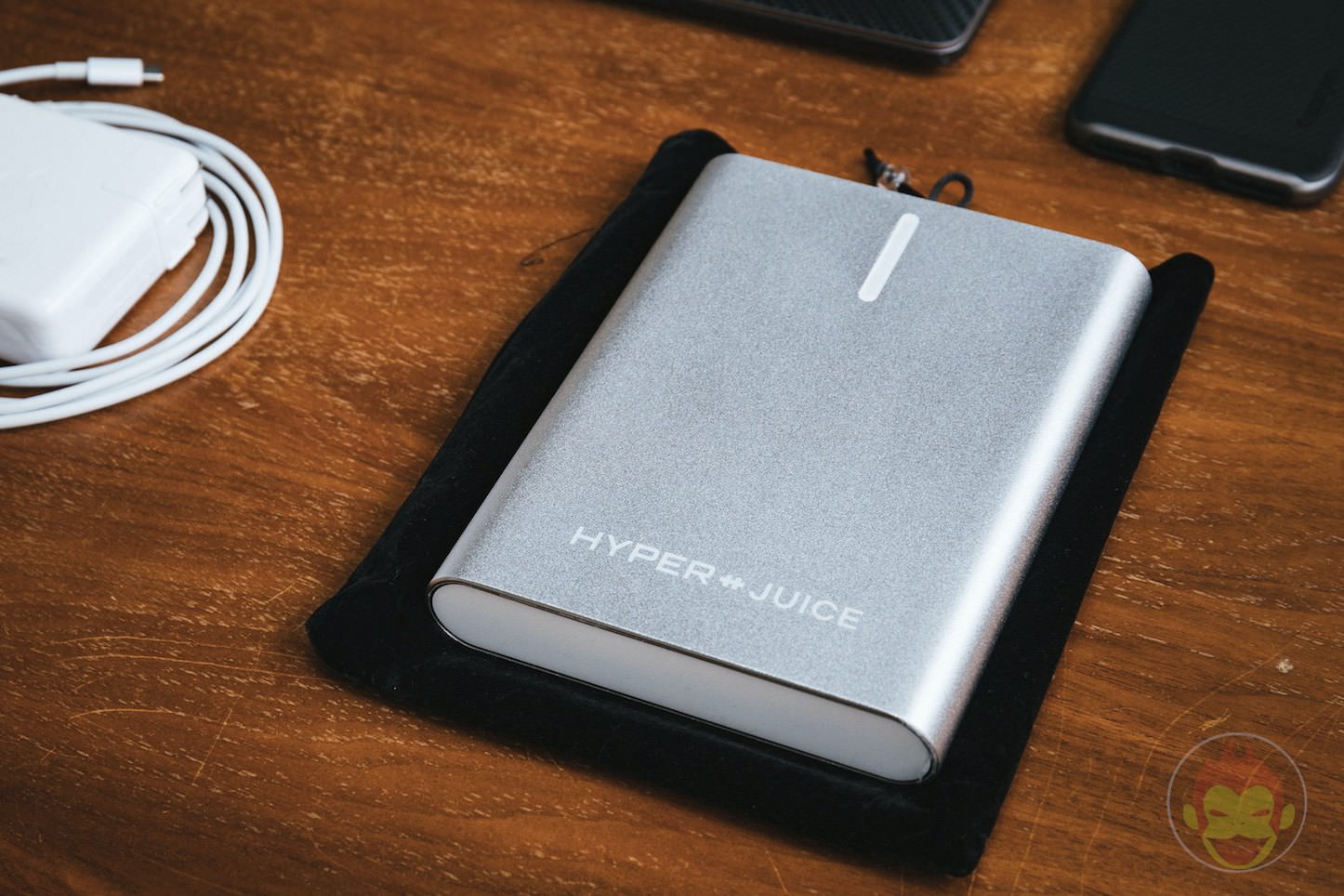 HyperJuice-AC-Mobile-Battery-for-Mac-01.jpg