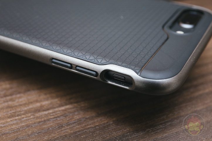 Spigen-Neo-Hybird-2-iPHone8Plus-Case-Review-07.jpg
