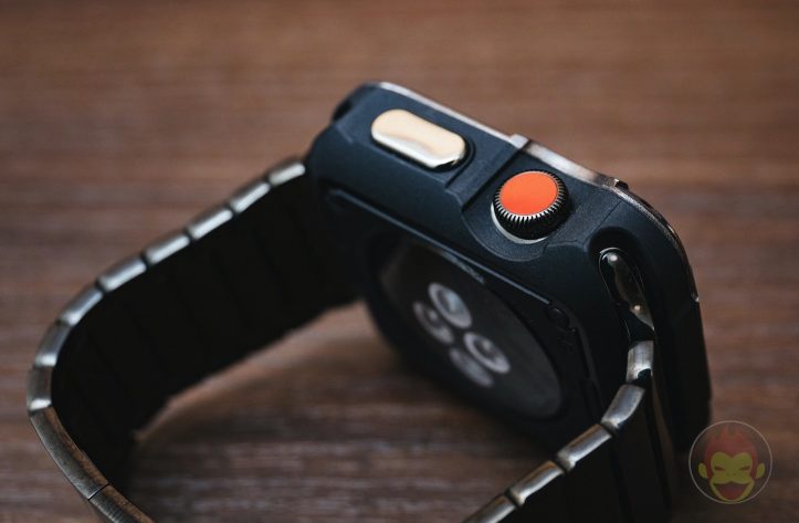 Spigen-Touch-Armor-Apple-Watch-Case-04.jpg