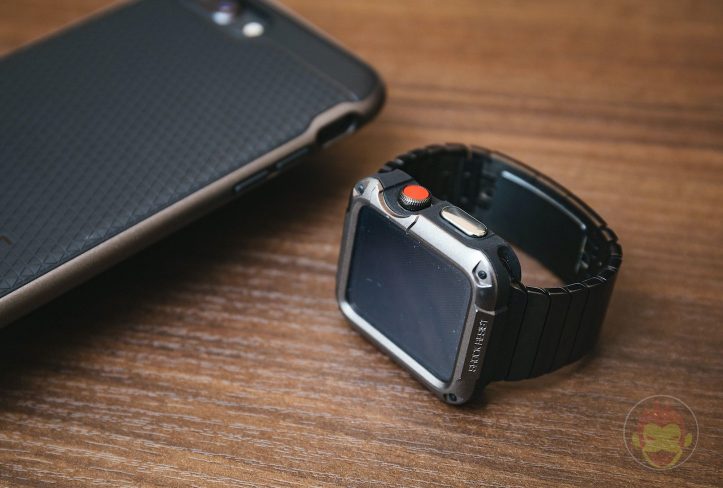 Spigen-Touch-Armor-Apple-Watch-Case-09.jpg