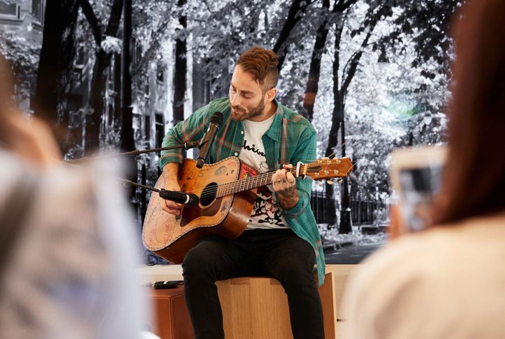 apple-michigan-ave-waterfront-owen-performance