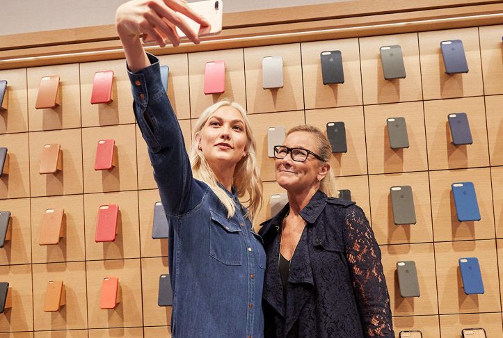 apple-michiganave-waterfront-angela-ahrendtskarlie-kloss