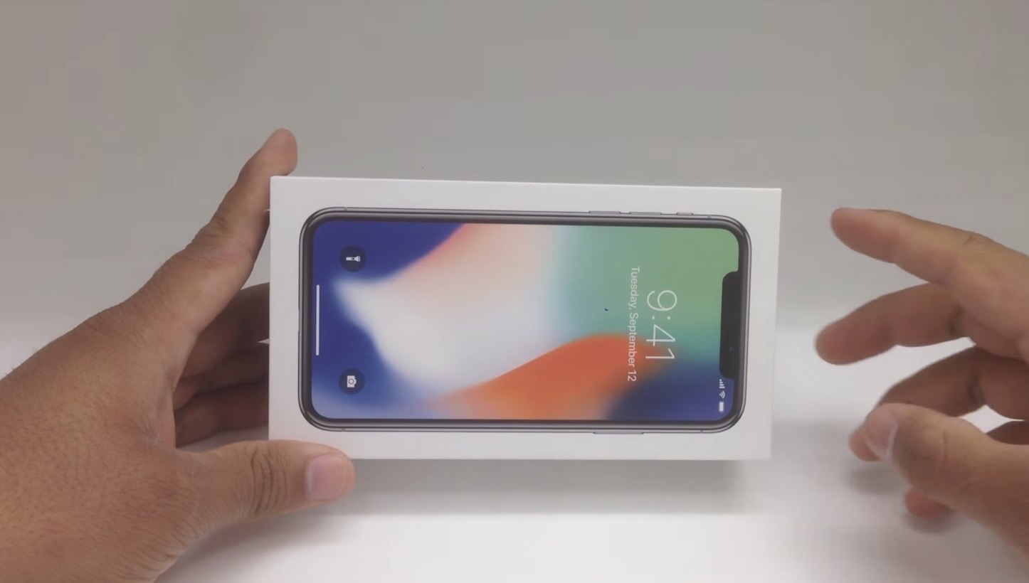 iPhoneX-Unboxing-in-Mexico.jpg