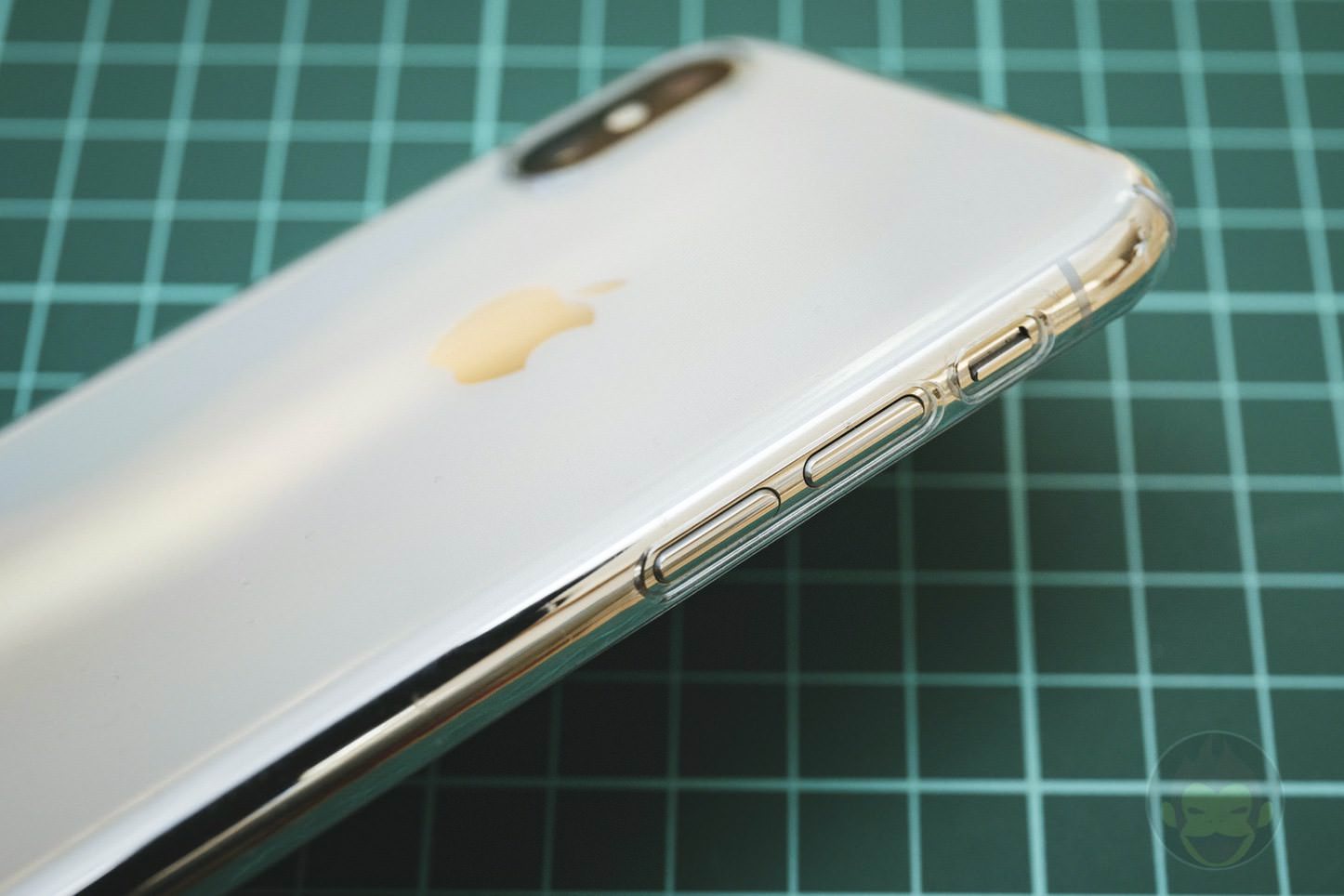 iPhoneX-CAZE-UltraThin-Case-08.jpg
