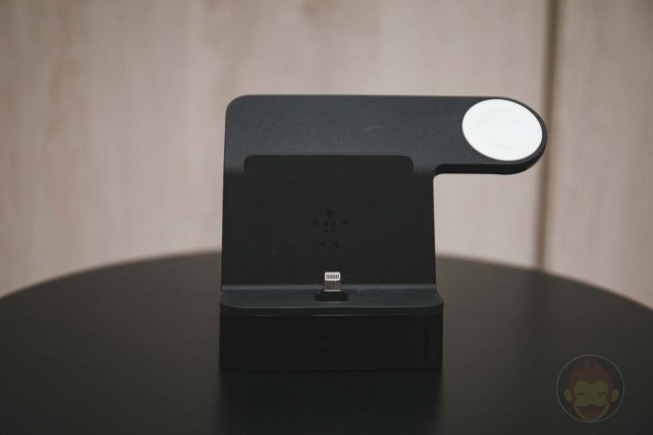 Apple-Watch-iPhone-Stand-Belkin-01.jpg