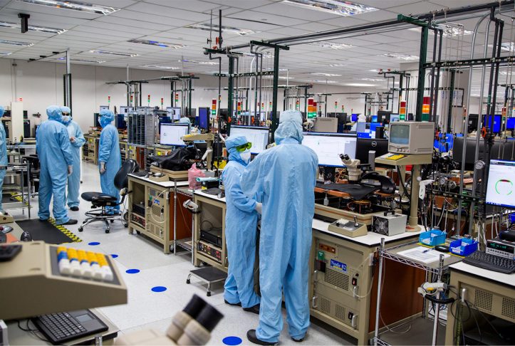 Workers_in_Dallas_factory_01172018