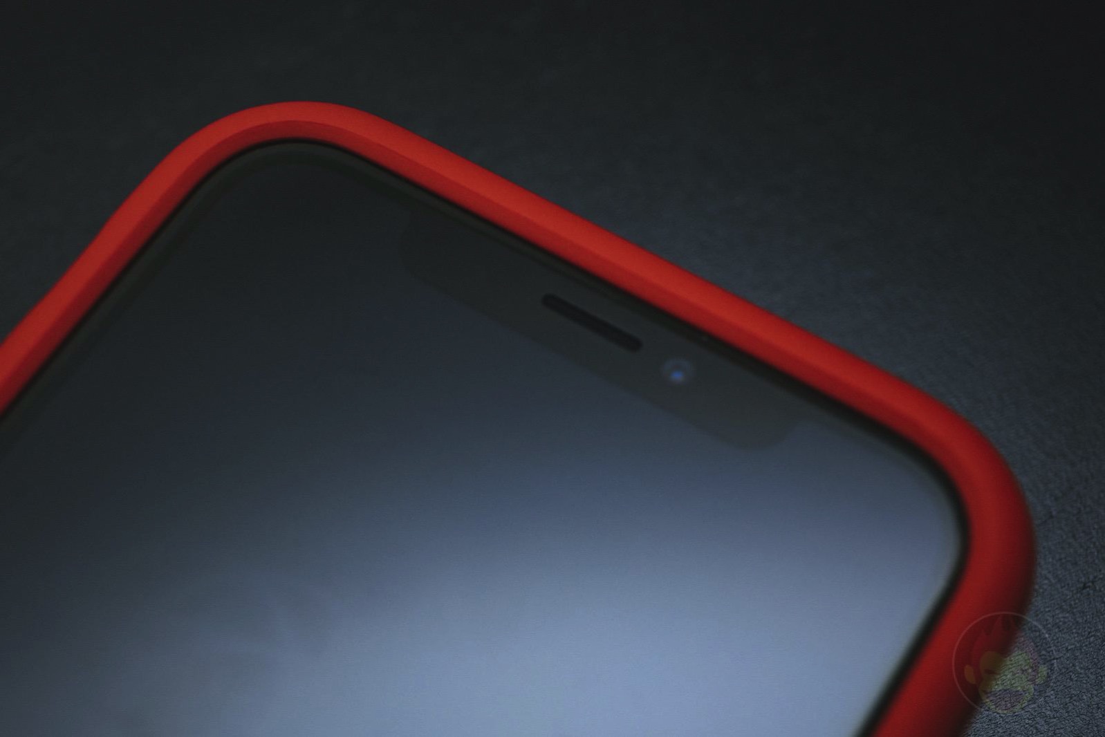 AndMesh-Mesh-Case-for-iPhoneX-Red-Model-08.jpg
