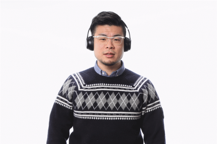 Beats-Solo3-Wireles-Headphones-Gif.gif