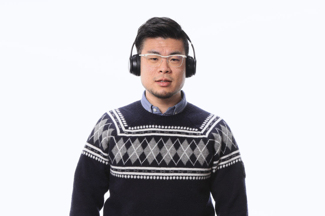 Beats-Solo3-Wireles-Headphones-Gif.gif