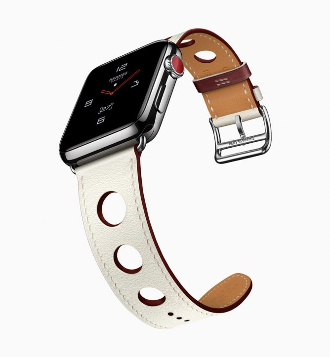 Apple-Watch-Series3_Hermes-single-tour_032118.jpg
